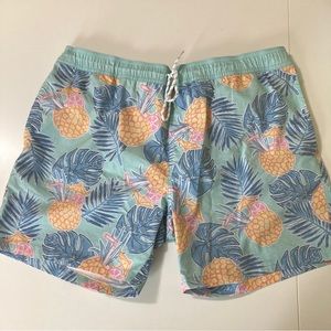 Men’s swim trunks tropical pineapple cocktail and leaves size extra large